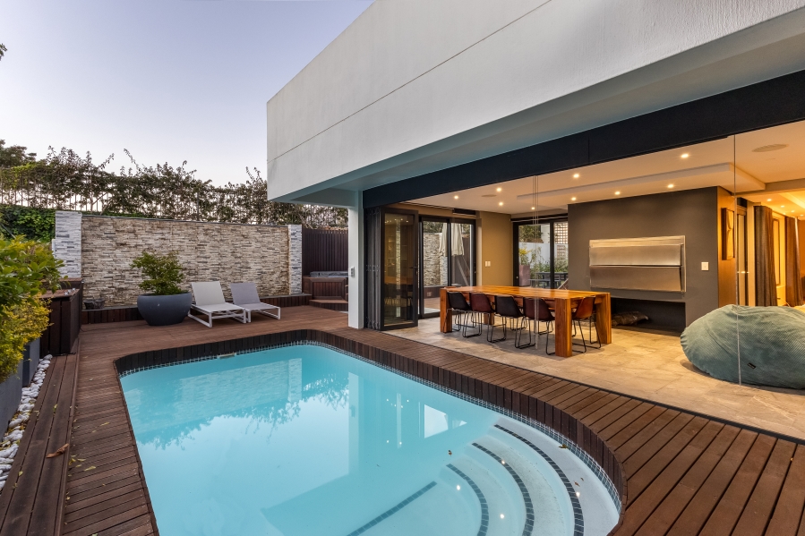 6 Bedroom Property for Sale in Mostertsdrift Western Cape